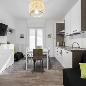  Apartment Stayeasy Filzi11 - 3 Bedrooms, 2 Baths - Station